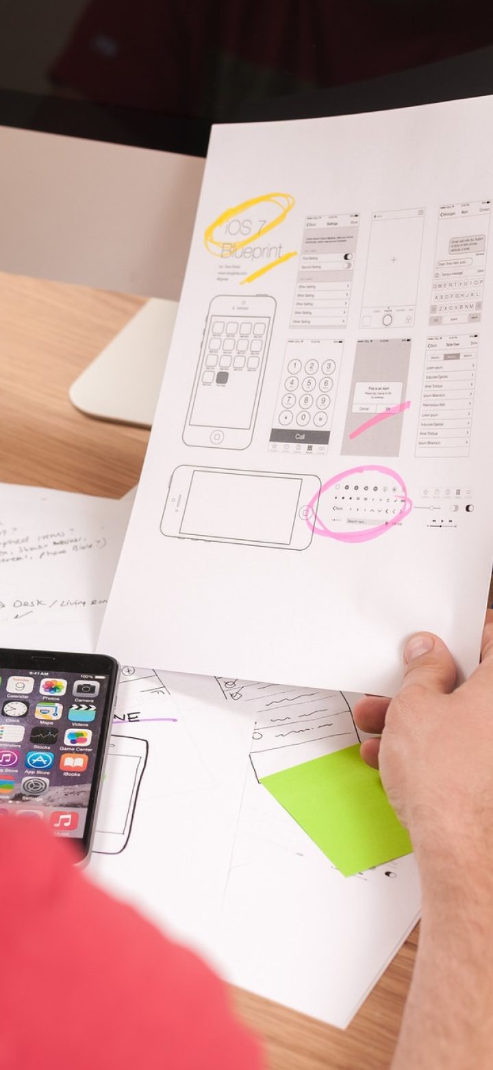 红果漫剧网页版 App 离线缓存管理界面截图，列出已下载剧集及各自占用空间与删除入口